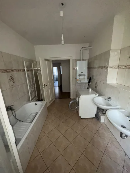 2-Zimmer-Wohnung mit 82 m² in Tegel — photo 1
